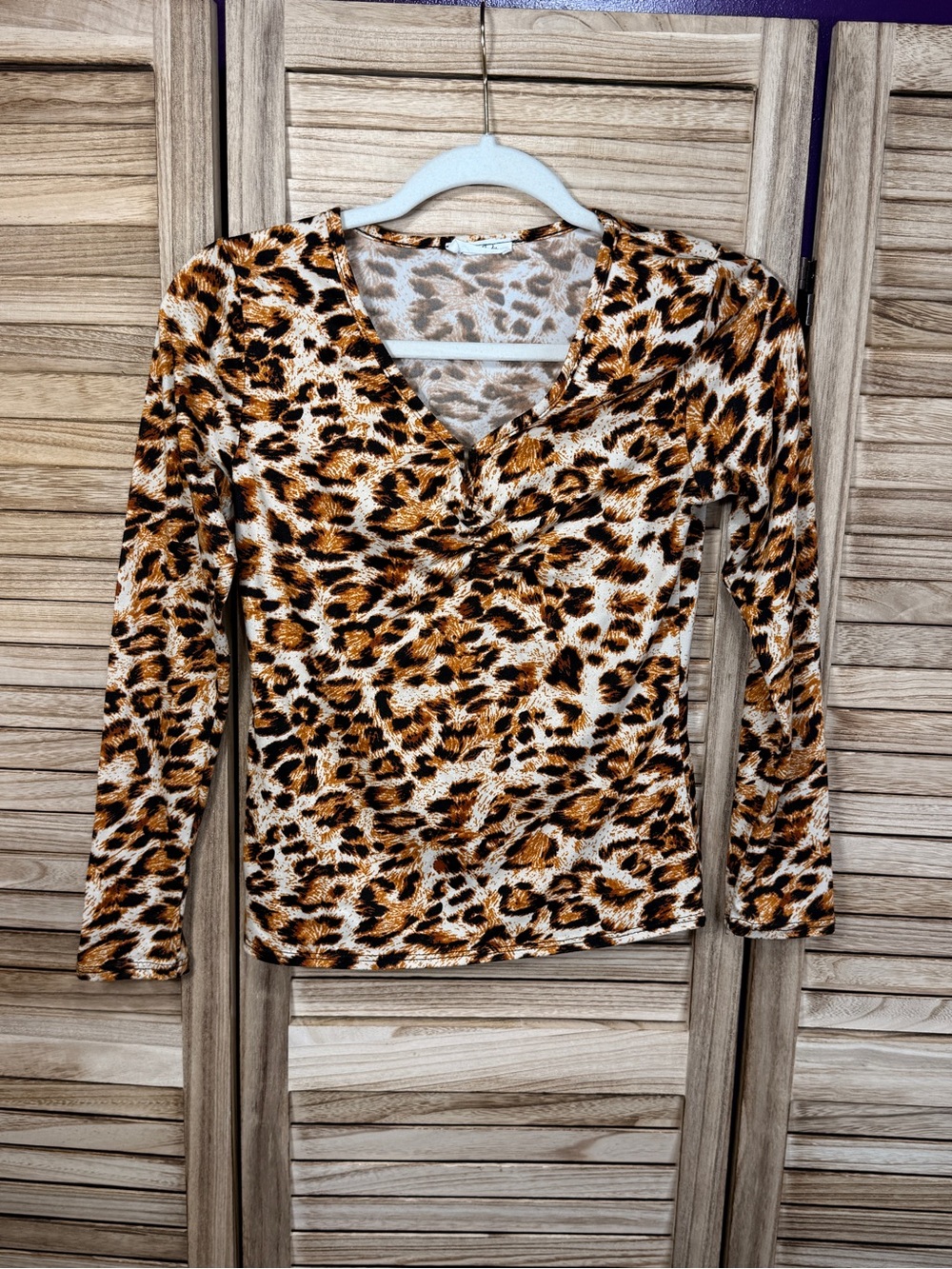 Olivia Rae Womens Leopard Print Long-Sleeve V-Neck Top - Brown/Black Size M - Picture 2 of 6